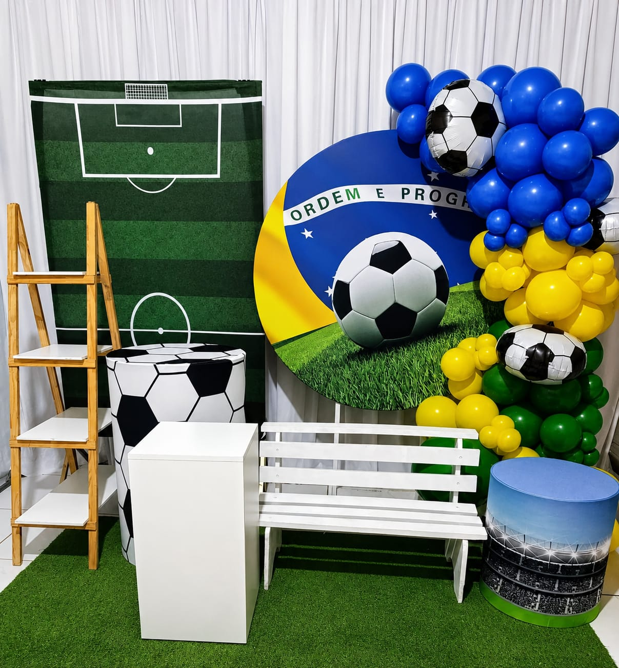 Decoração infantil masculina de futebol nas cores do Brasil